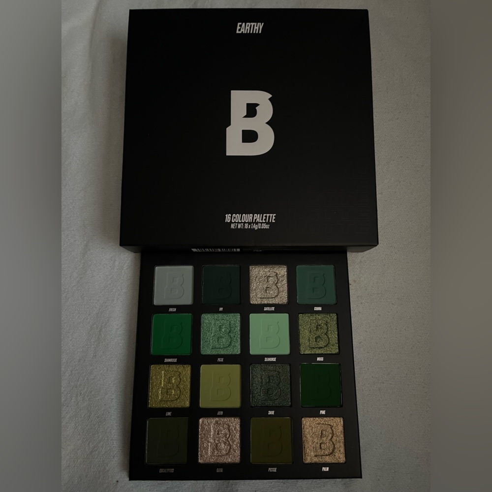 Beauty Bay: Earthy Eyeshadow Palette